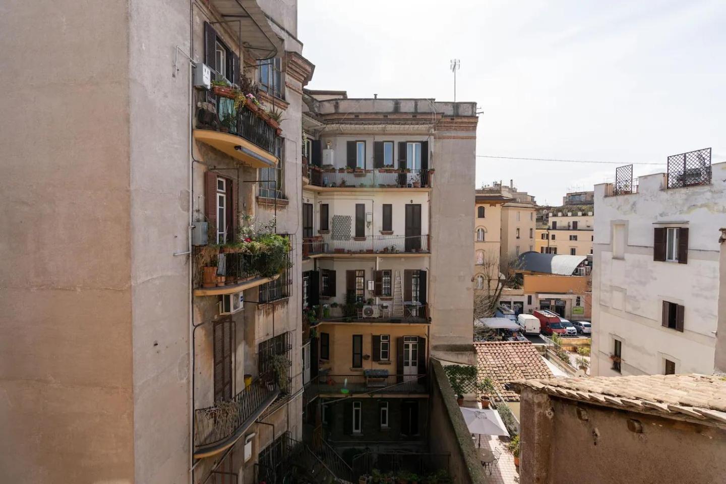 15 Min From Piazza Venezia Skyline Sanctuary In Trastevere Exterior photo