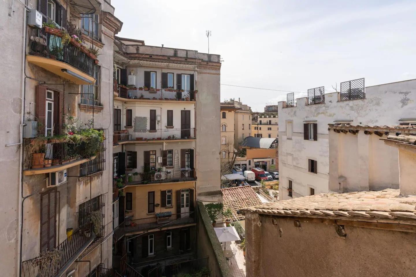 15 Min From Piazza Venezia Skyline Sanctuary In Trastevere Exterior photo